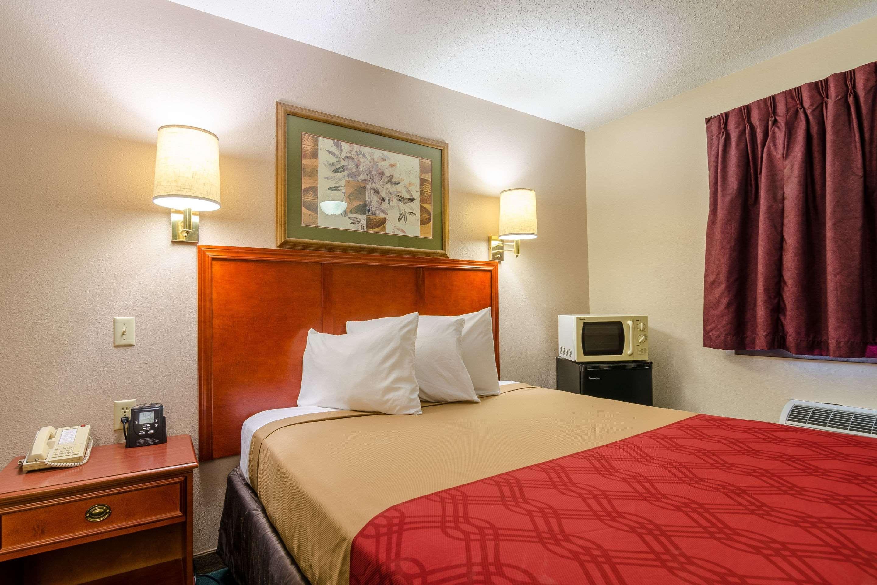 Rodeway Inn Mitchell Extérieur photo