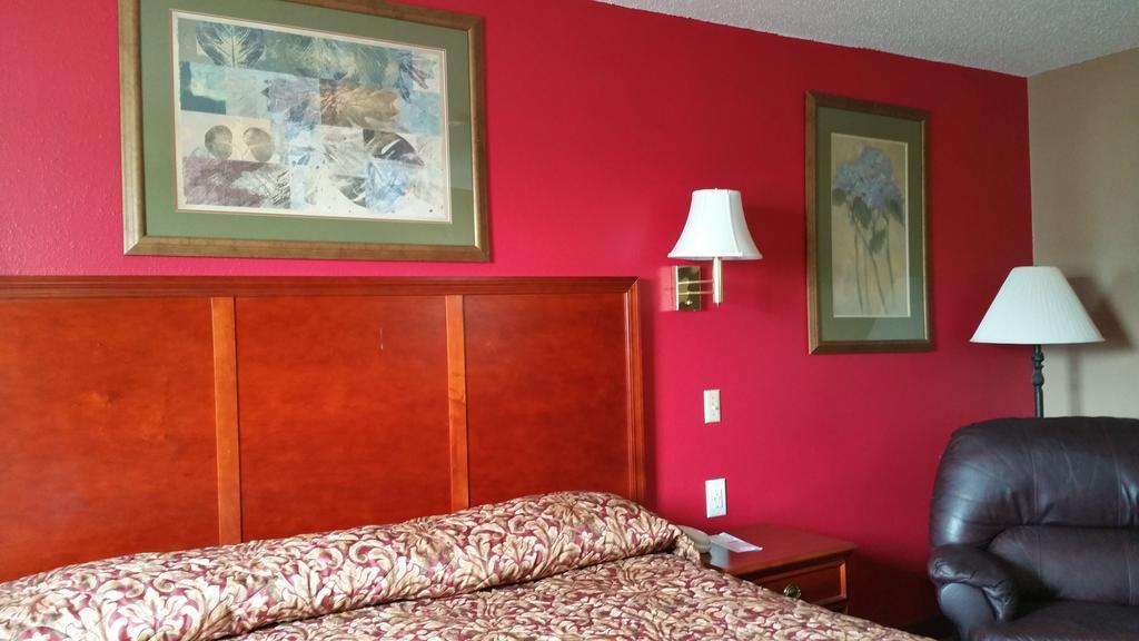Rodeway Inn Mitchell Extérieur photo