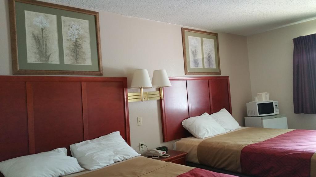 Rodeway Inn Mitchell Extérieur photo