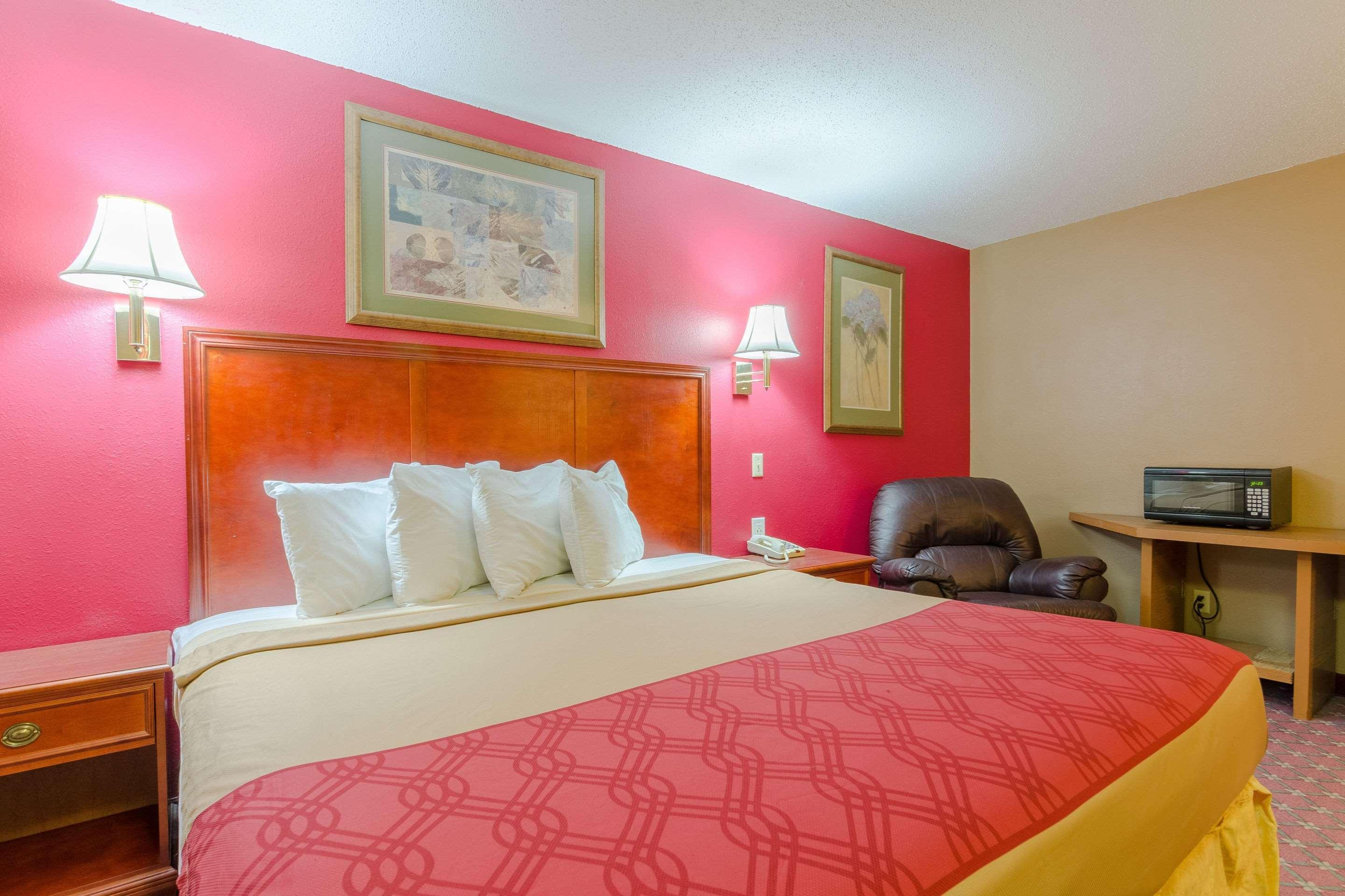 Rodeway Inn Mitchell Extérieur photo