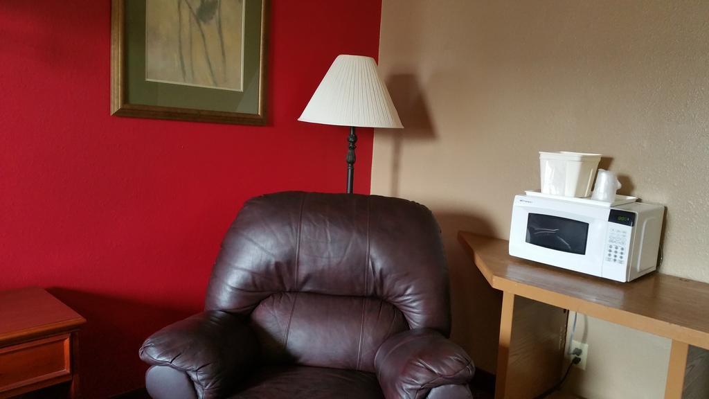Rodeway Inn Mitchell Extérieur photo