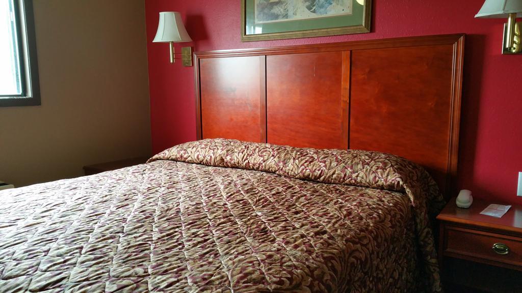 Rodeway Inn Mitchell Extérieur photo