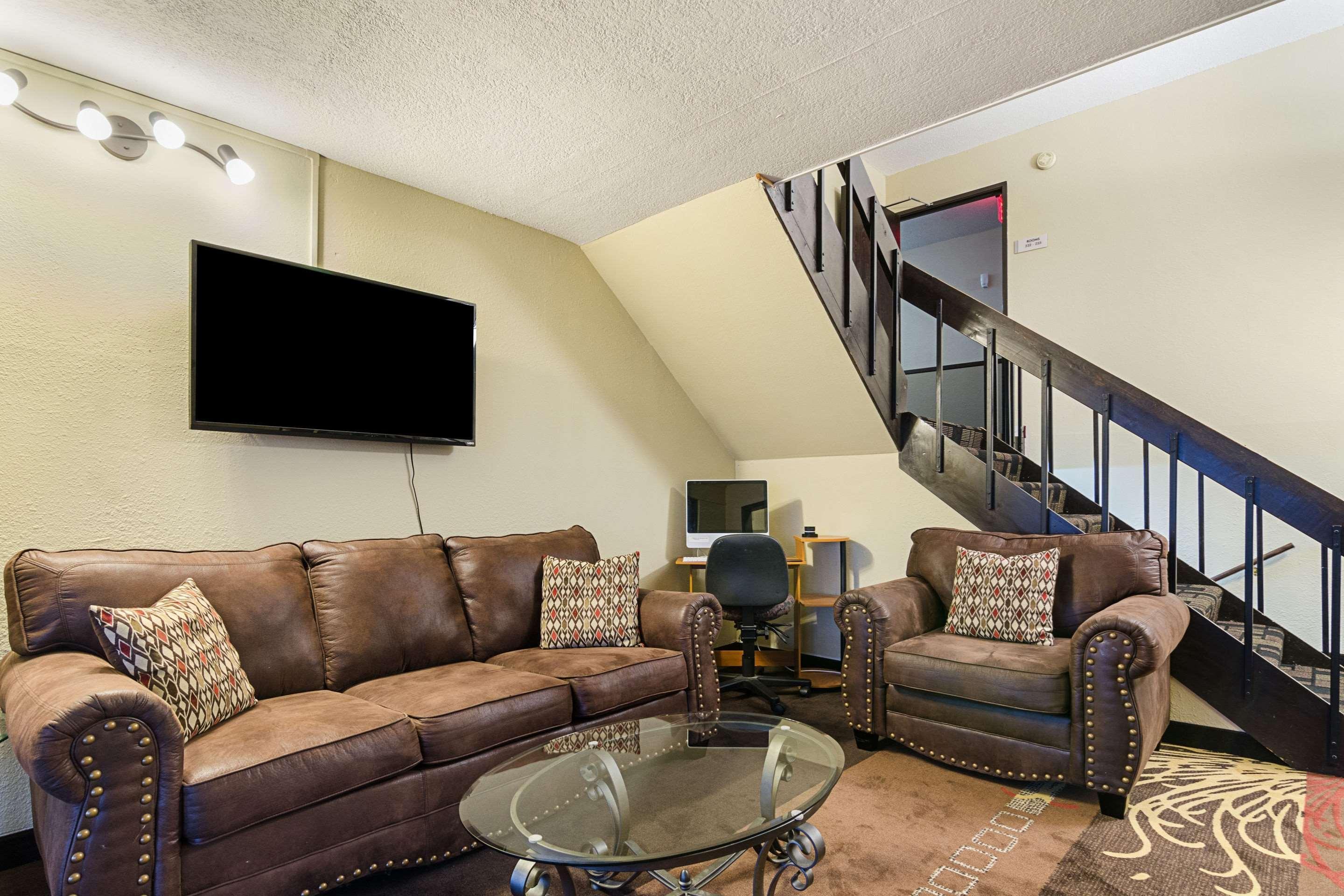 Rodeway Inn Mitchell Extérieur photo