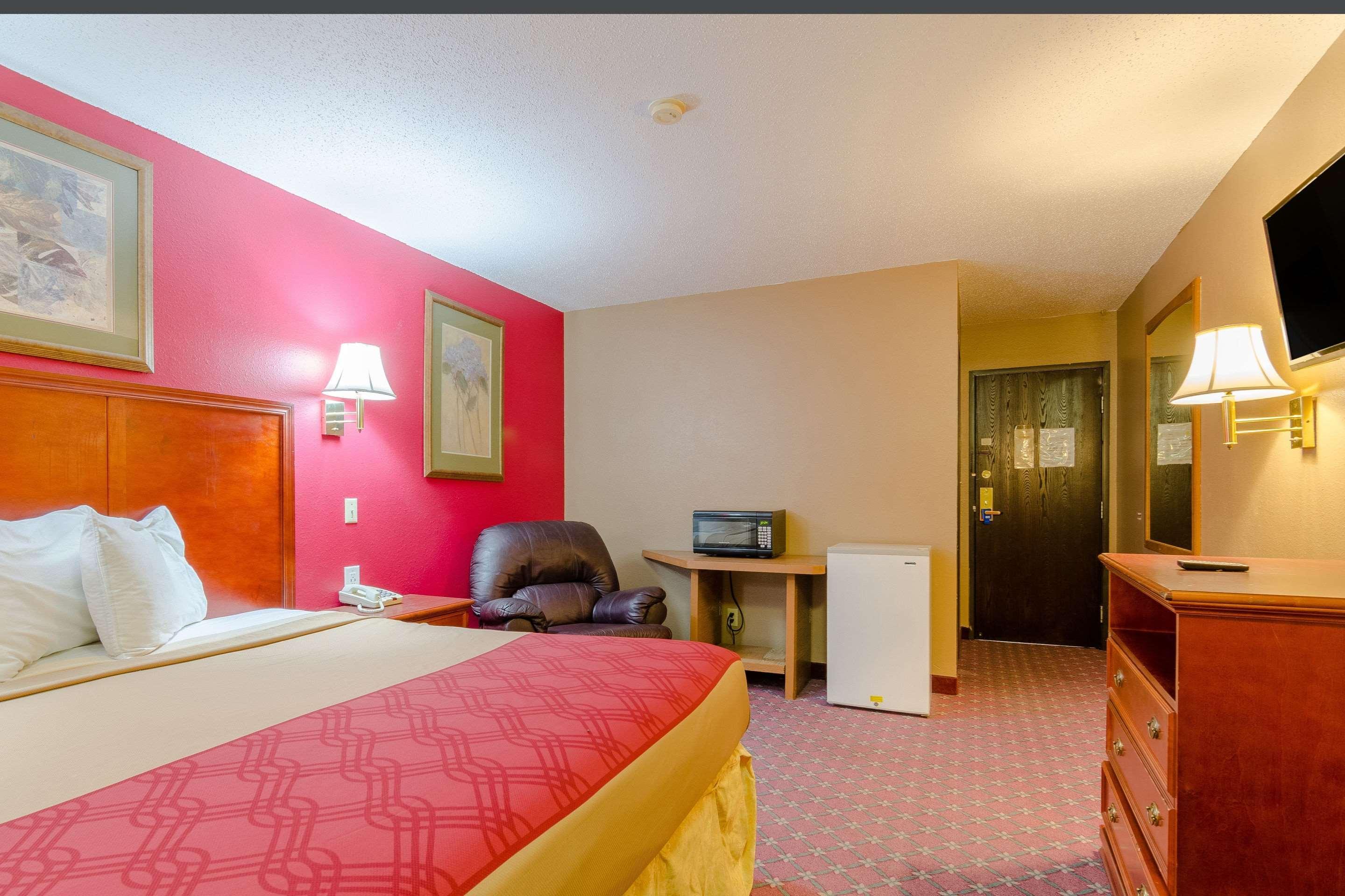 Rodeway Inn Mitchell Extérieur photo