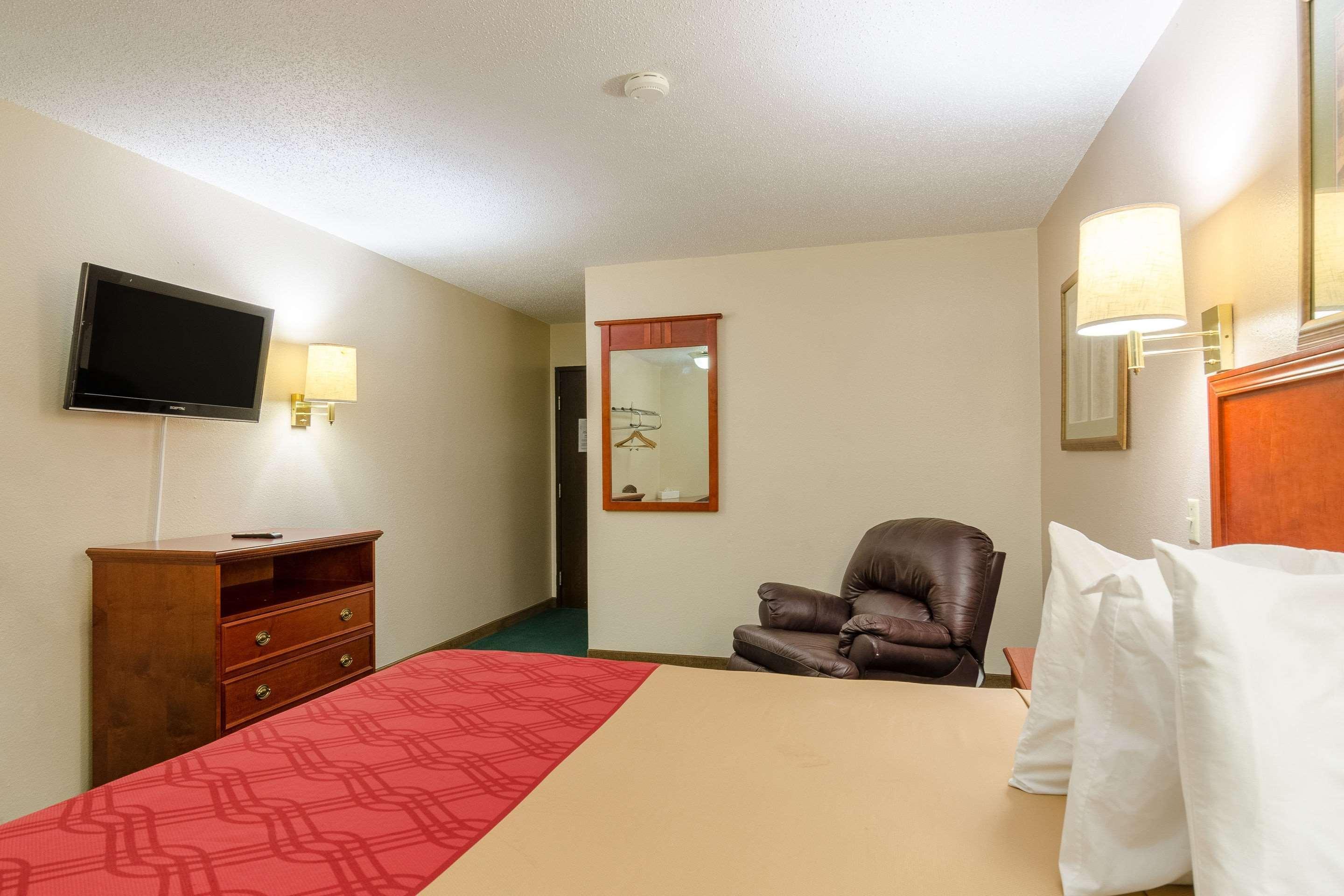 Rodeway Inn Mitchell Extérieur photo