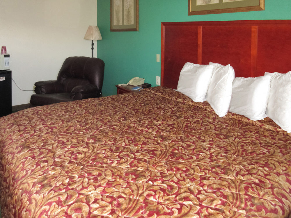 Rodeway Inn Mitchell Extérieur photo
