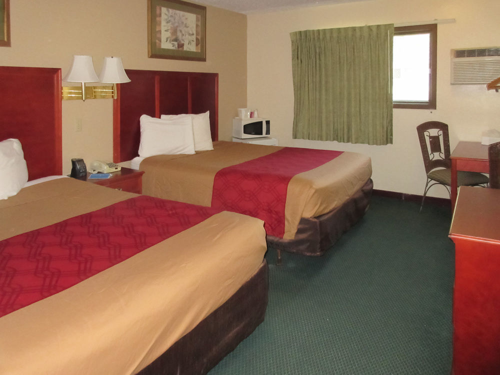 Rodeway Inn Mitchell Extérieur photo
